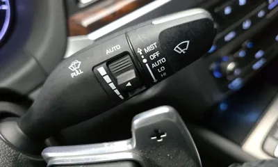 Hyundai Genesis 2016, 72670 км, за 7880.79 USD - фото 19
