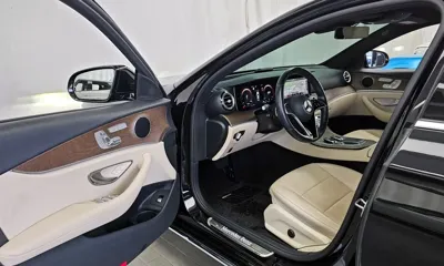Mercedes-Benz E-Class 2022, 49785 км, за 24767.59 USD - фото 10
