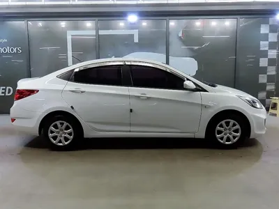 Hyundai Accent 2012, 113017 км, за 2822.63 USD