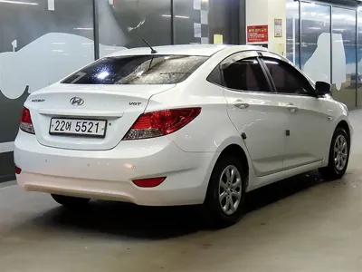 Hyundai Accent 2012, 113017 км, за 2822.63 USD
