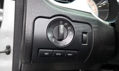 Ford Mustang 2011, 118000 км, за 9518.18 USD - фото 19