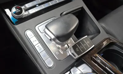 Genesis G90 2019, 117957 км, за 18917.49 USD - фото 9