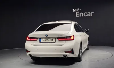 BMW 3-Series 2022, 134640 км, за 15547.76 USD