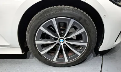 BMW 3-Series 2022, 134640 км, за 15547.76 USD