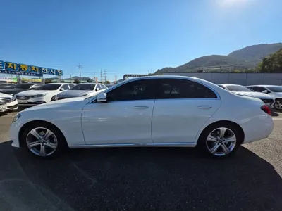 Mercedes-Benz E-Class 2018, 128821 км, за 12414.6 USD