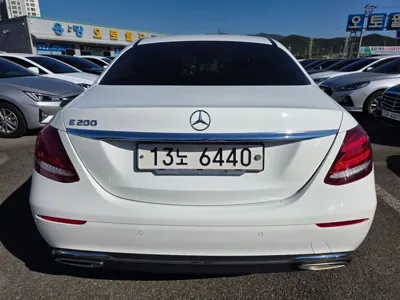 Mercedes-Benz E-Class 2018, 128821 км, за 12414.6 USD - фото 8