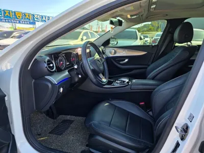Mercedes-Benz E-Class 2018, 128821 км, за 12414.6 USD - фото 9