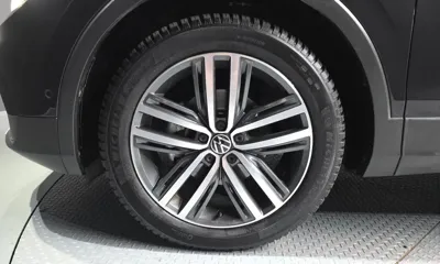 Volkswagen Tiguan 2023, 52534 км, за 40046.87 USD