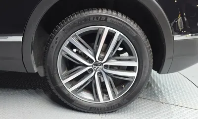 Volkswagen Tiguan 2023, 52534 км, за 40046.87 USD - фото 21