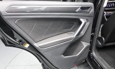 Volkswagen Tiguan 2023, 52534 км, за 40046.87 USD - фото 25