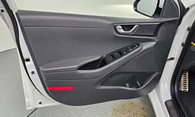 Hyundai Ioniq 2018, 156846 км, за 6435.67 USD - фото 24