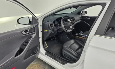 Hyundai Ioniq 2018, 156846 км, за 6435.67 USD - фото 28