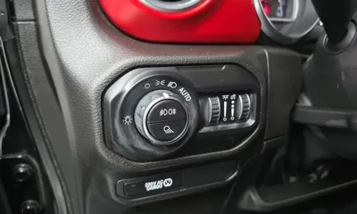 Jeep Gladiator 2022, 55286 км, за 26422.2 USD - фото 18