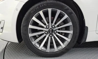 Kia K7 2014, 156041 км, за 3931.99 USD