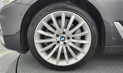 BMW 5-Series 2023, 36204 км, за 25996.22 USD