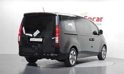 Hyundai Staria 2025, 36476 км, за 20130.3 USD