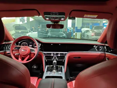 Bentley Flying Spur 2021, 70000 км, за 243962.31 USD
