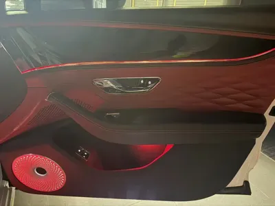 Bentley Flying Spur 2021, 70000 км, за 243962.31 USD - фото 7