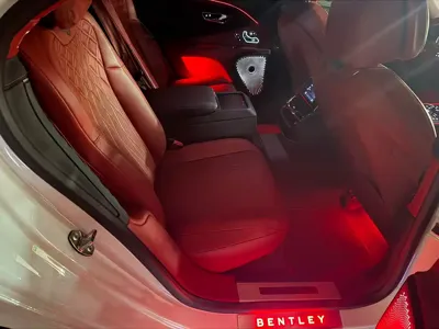 Bentley Flying Spur 2021, 70000 км, за 243962.31 USD - фото 9