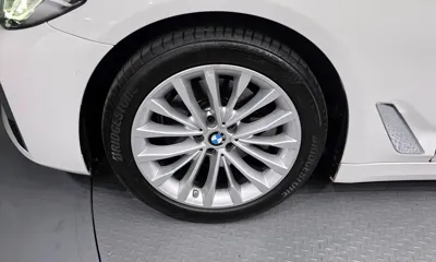 BMW 5-Series 2021, 58126 км, за 22004.72 USD