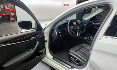 BMW 5-Series 2021, 58126 км, за 22004.72 USD - фото 10