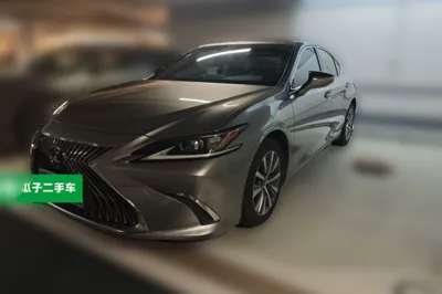 Lexus ES · 2018 год