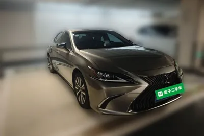 Lexus ES 2018, 111800 км, за 25613 USD