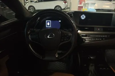 Lexus ES 2018, 111800 км, за 25613 USD - фото 9