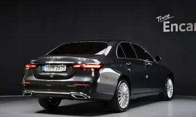 Mercedes-Benz E-Class 2021, 56699 км, за 24632.15 USD