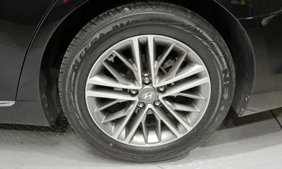 Hyundai Grandeur 2019, 68526 км, за 10662.24 USD