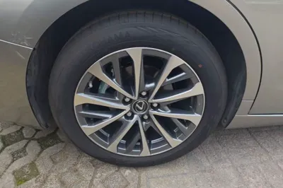 Lexus ES 2025, 3500 км, за 34409 USD - фото 10