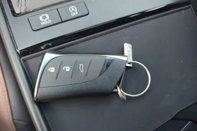 Lexus ES 2025, 3500 км, за 34409 USD - фото 12