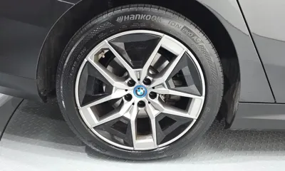 BMW i5 2024, 35595 км, за 39283.41 USD - фото 21