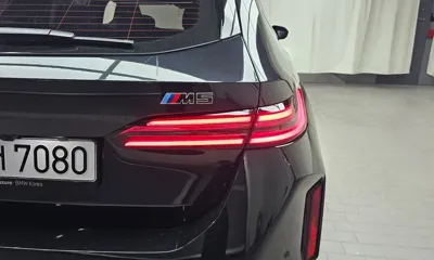 BMW M5 2026, 4057 км, за 132938.91 USD - фото 23