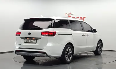 Kia Canival 2018, 88921 км, за 8125.85 USD