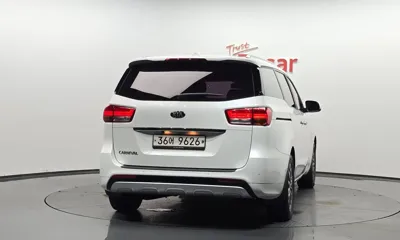 Kia Canival 2018, 88921 км, за 8125.85 USD