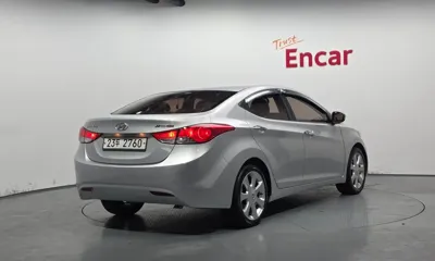 Hyundai Avante 2011, 108663 км, за 2231.85 USD