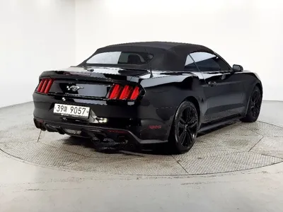 Ford Mustang 2017, 78102 км, за 12295.09 USD