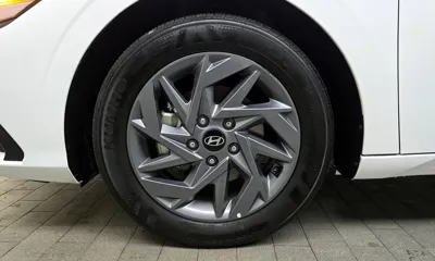 Hyundai Avante 2025, 21993 км, за 15731.65 USD