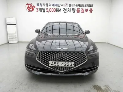 Genesis G90 2019, 119632 км, за 12490.25 USD
