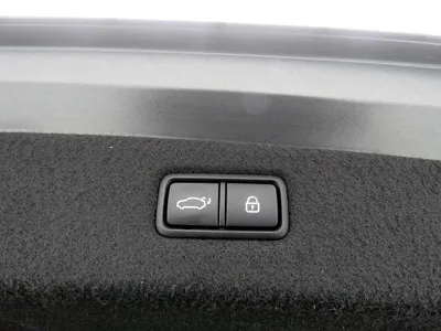 Genesis G90 2019, 119632 км, за 12490.25 USD