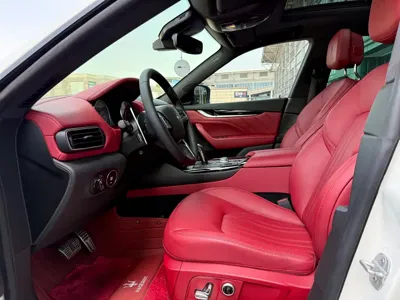 Maserati Levante 2021, 50000 км, за 50764.17 USD