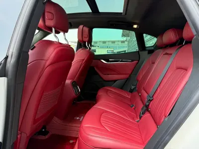 Maserati Levante 2021, 50000 км, за 50764.17 USD