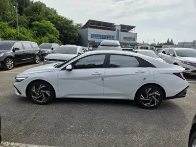 Hyundai Avante 2024, 17055 км, за 15302.46 USD