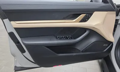Porsche Taycan 2024, 8179 км, за 101137.04 USD - фото 24