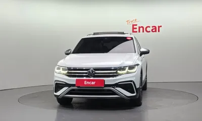 Volkswagen Tiguan 2023, 66386 км, за 29967.44 USD