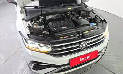 Volkswagen Tiguan 2023, 66386 км, за 29924.56 USD - фото 6