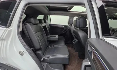 Volkswagen Tiguan 2023, 66386 км, за 29924.56 USD - фото 19