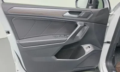Volkswagen Tiguan 2023, 66386 км, за 29924.56 USD - фото 24