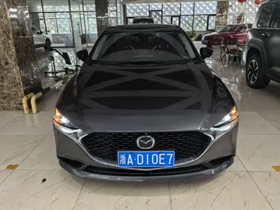 Mazda 3 Axela 2022, 15000 км, за 16030.87 USD
